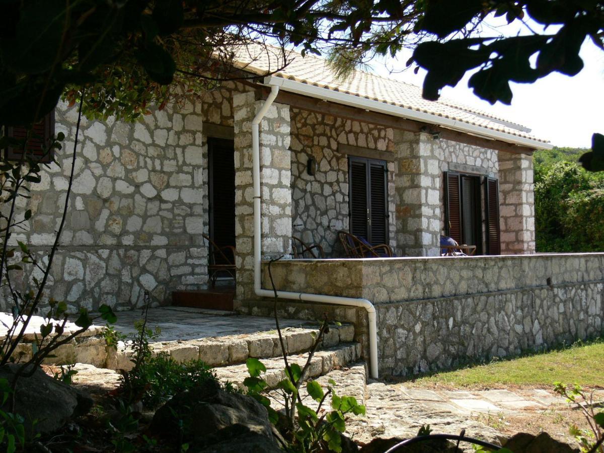 Villa Quietude Agios Stefanos Avliotes  Стая снимка